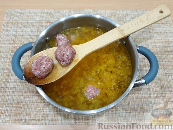 Суп с мясными фрикадельками и сливками