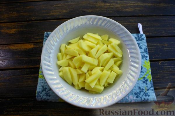 Куриный суп с жареной вермишелью и сладким перцем