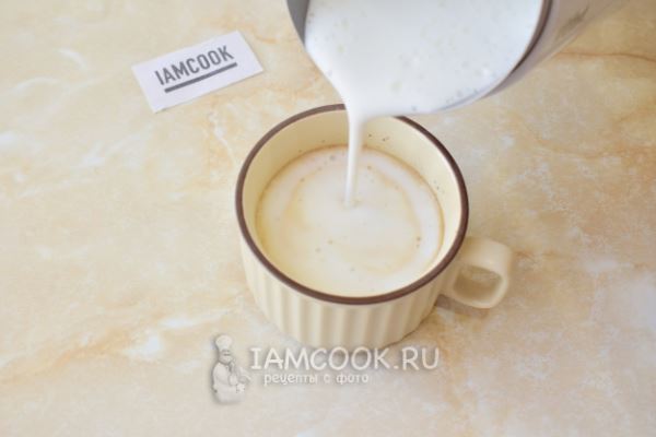 Кофе с медом и молоком