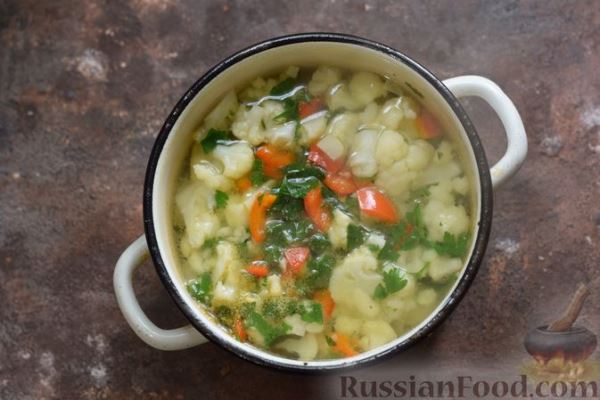 Цветная капуста, маринованная с болгарским перцем, чесноком и петрушкой (на зиму)