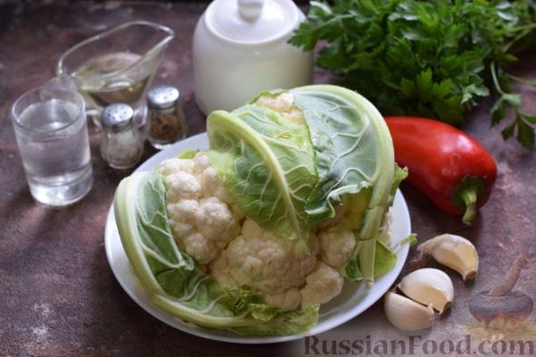 Цветная капуста, маринованная с болгарским перцем, чесноком и петрушкой (на зиму)